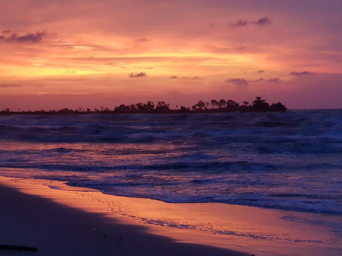 Omah Laut Bondo Jepara - By The Beach, Direct View Of The Sea, Great Base For Water Sports Margokerto 외부 사진